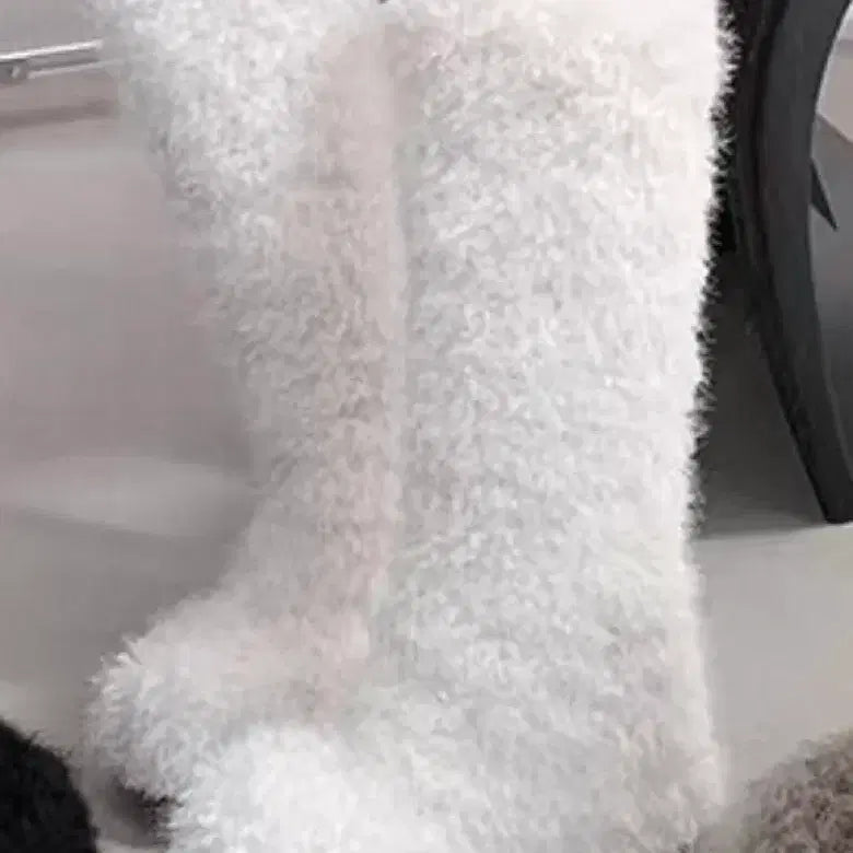 [BUNJANG] White Sherpa Boots Size 38 / 뽀글이 부츠 흰색 38