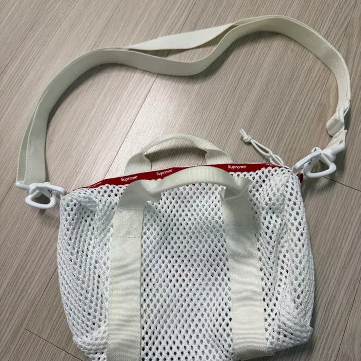 [BUNJANG] Supreme Mesh Mini Duffel Bag White / 슈프림 메쉬 미니 더플백 화이트 - 23SS