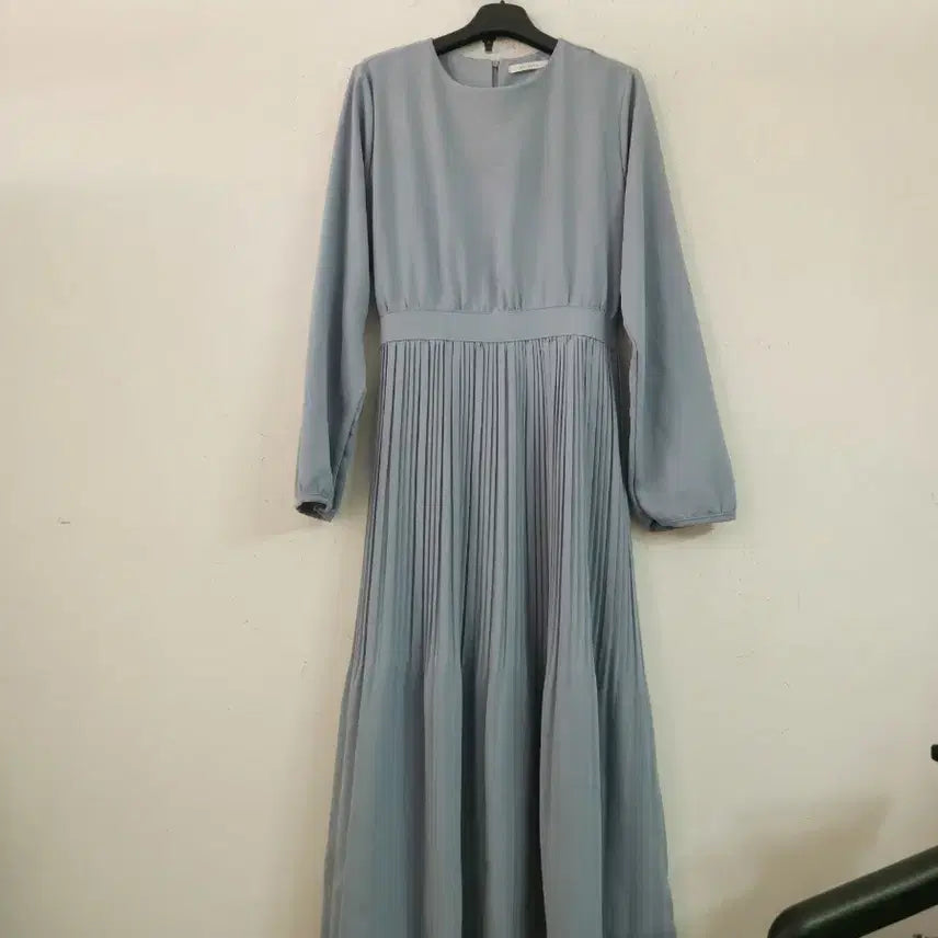 [SOLD OUT] 긴팔 플리츠 롱원피스 블루그레이