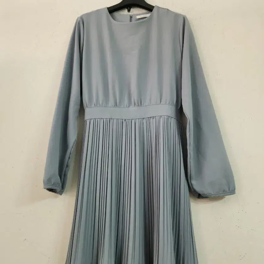 [SOLD OUT] 긴팔 플리츠 롱원피스 블루그레이