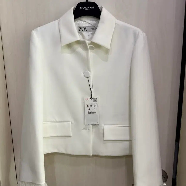 [BUNJANG] Zara Ivory Cropped Jacket Feather Detail Size S / 자라 아이보리 크롭자켓 s