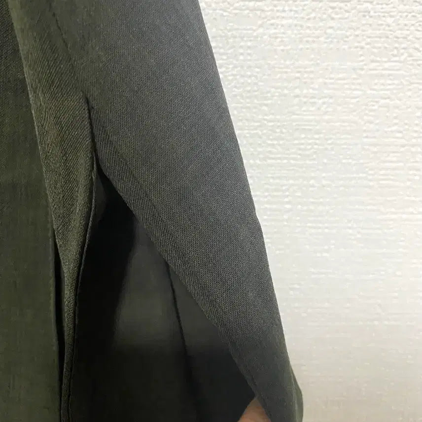 [BUNJANG] 오르 싱글 버튼 핀턱 드레스 / 오르 싱글 버튼 핀턱 드레스