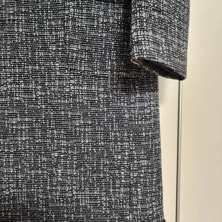 [BUNJANG] LYNN Tweed Dress with Pearl Button Detail / LYNN트위드 원피스 진주 버튼 장식