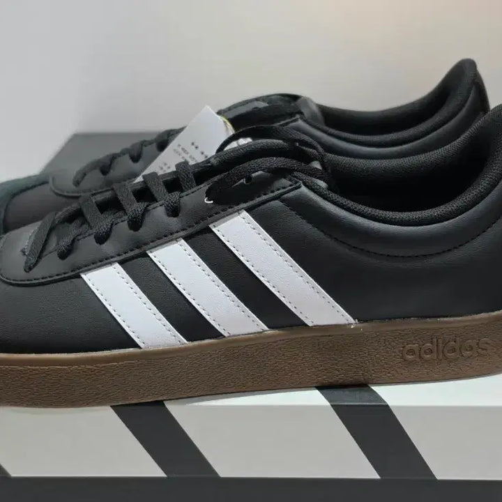 [BUNJANG] Adidas Sneakers 260 New / 아디다스운동화 블랙 260 새상품