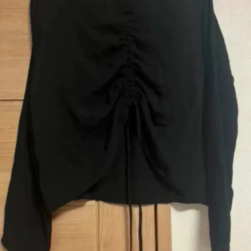 [BUNJANG] Black Shirred Blouse - Free Size / 블랙 셔링 블라우스 프리사이즈