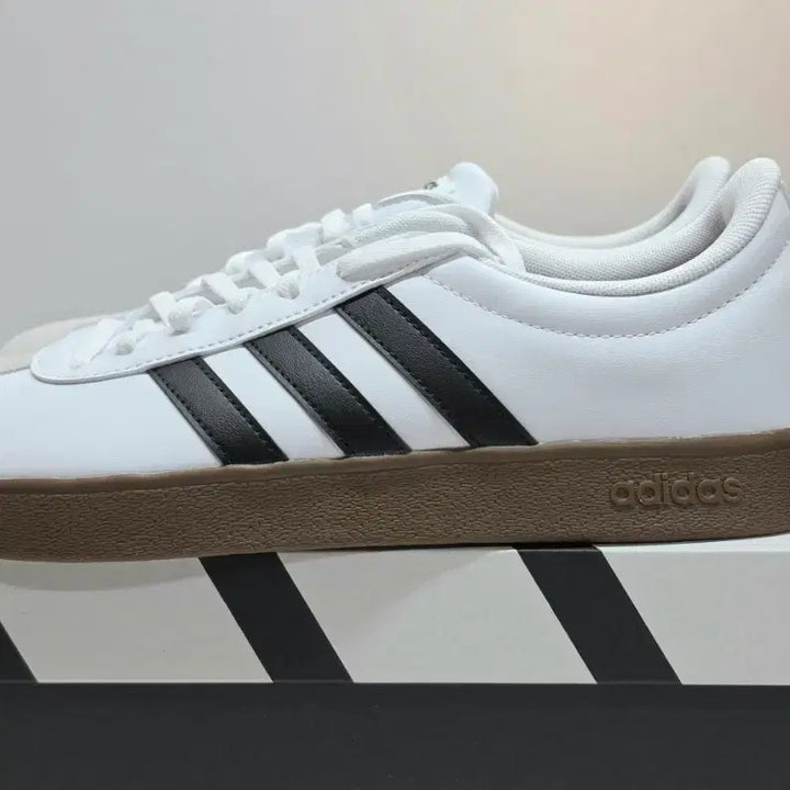 [BUNJANG] Adidas Sneakers 270 / 새상품 아디다스 운동화 270