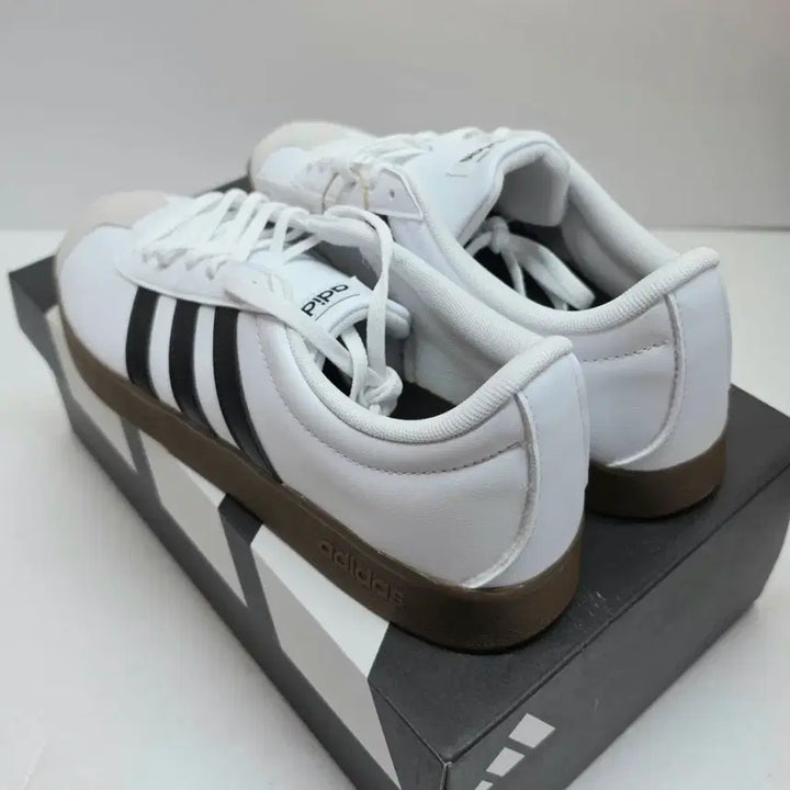 [BUNJANG] Adidas Sneakers 270 / 새상품 아디다스 운동화 270