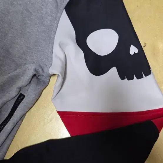 [BUNJANG] Hydrogen Choo Sung-hoon Skull Cotton Long Sleeve Sweatshirt / 하이드로겐 추성훈 스컬  코튼 맨투맨 긴팔 100L