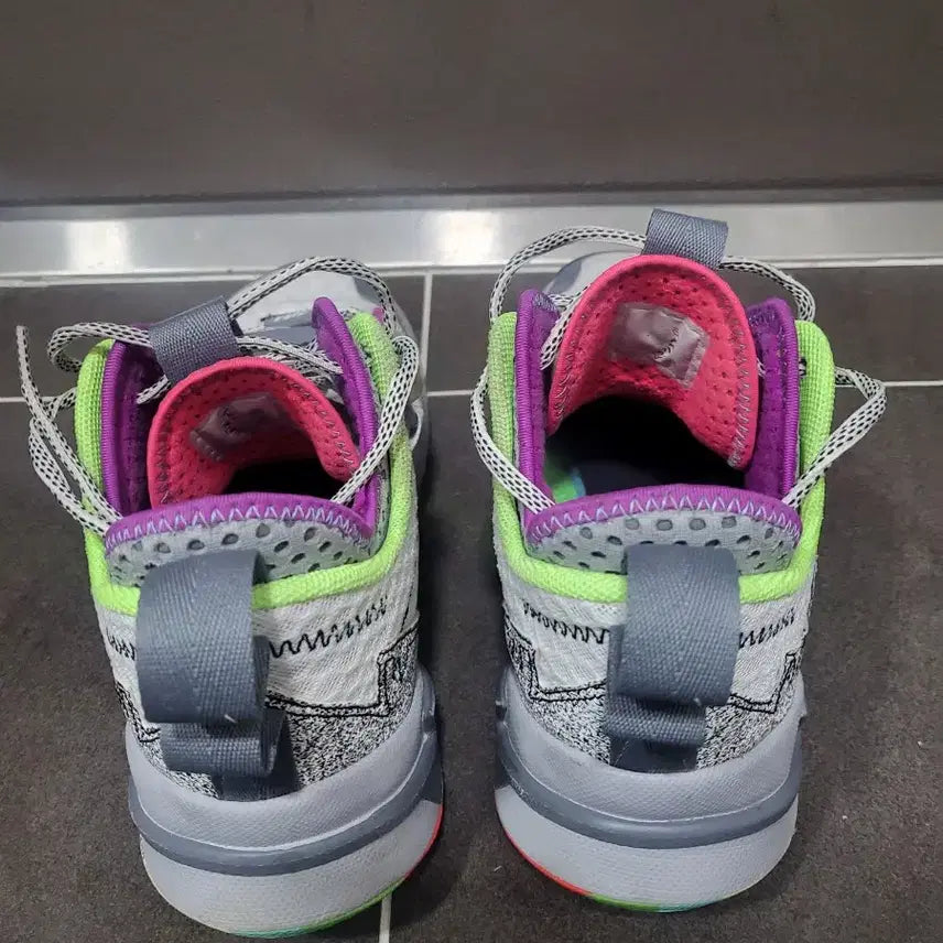 [BUNJANG] Nike Jordan Why Not Zer0.3 Basketball Shoes / 나이키 조던 와이낫제로3 270