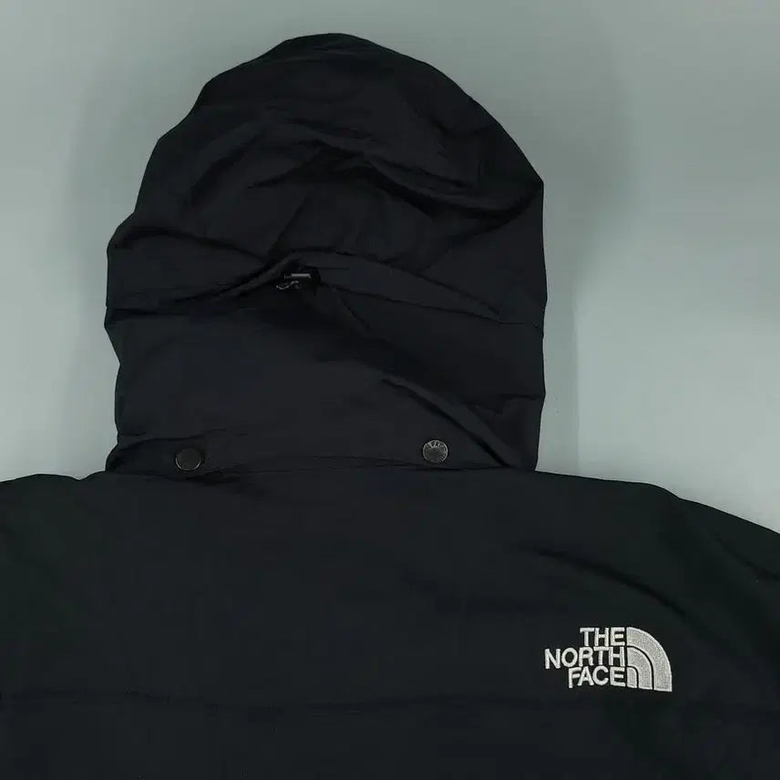 [BUNJANG] The North Face Black White Logo Spellout Hidden Zipper Nylon Challenge Windbreaker L / 라코스테 그레이 블랙 크록로고 코튼 스웻 바시티 블루종 캐주얼자켓 WOM