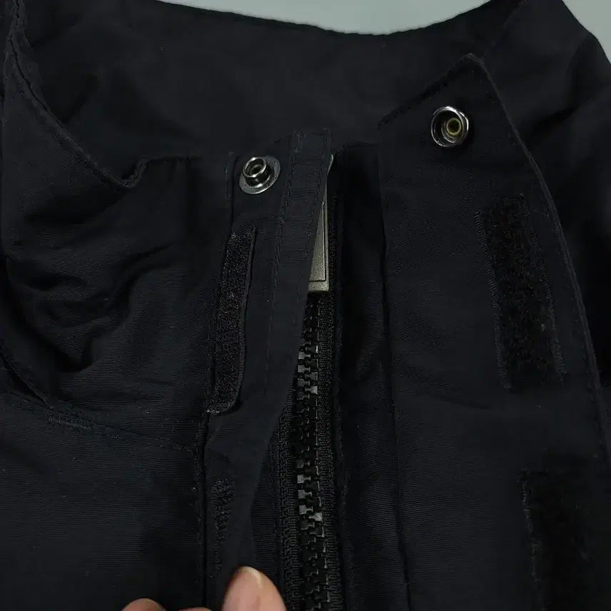 [BUNJANG] The North Face Black White Logo Spellout Hidden Zipper Nylon Challenge Windbreaker L / 라코스테 그레이 블랙 크록로고 코튼 스웻 바시티 블루종 캐주얼자켓 WOM