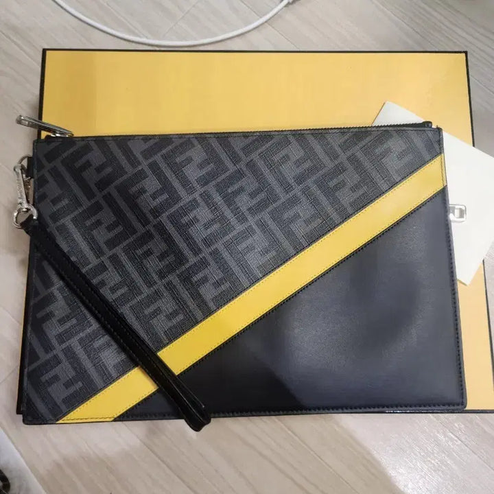 [BUNJANG] Fendi FF Fabric Clutch Bag / 펜디 클러치백 팝니다.
