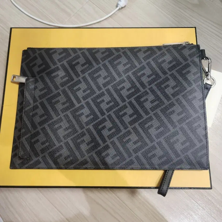 [BUNJANG] Fendi FF Fabric Clutch Bag / 펜디 클러치백 팝니다.
