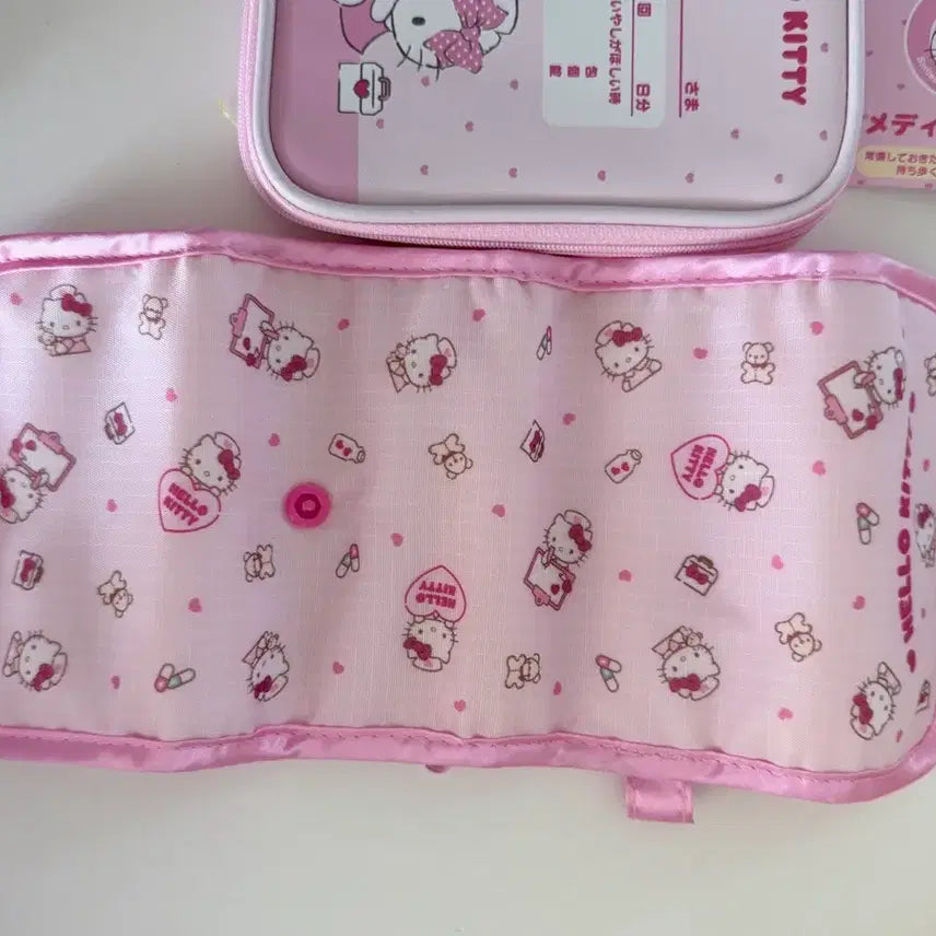[BUNJANG] Sanrio Hello Kitty Nurse Pouch Set / 산리오 키티간호사 파우치세트 키티널스