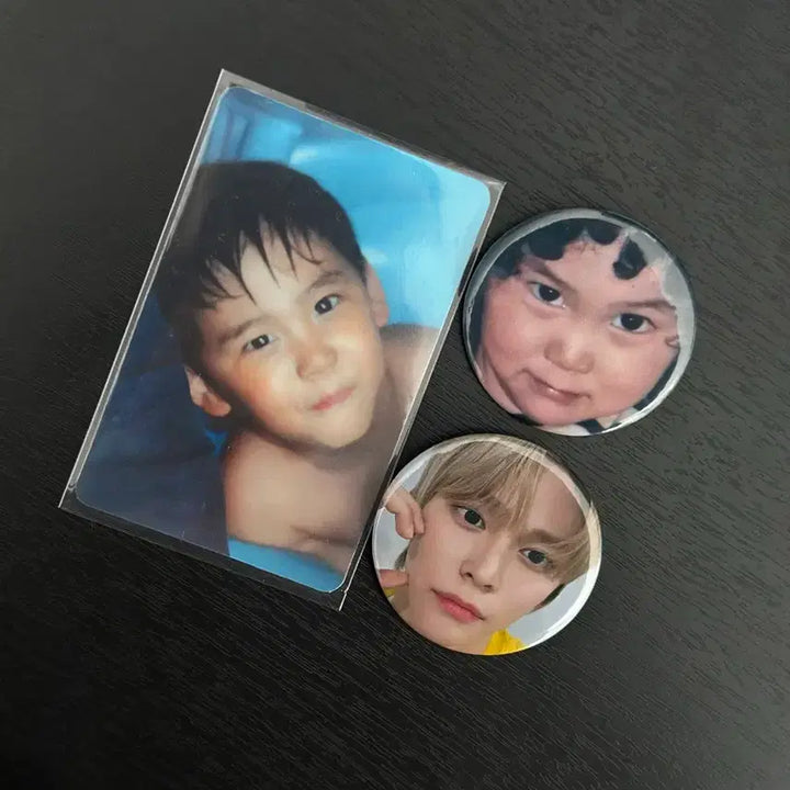 [BUNJANG] RIIZE Eunseok Baby Eunseok Photocard with Pin Badges Set / 라이즈 은석 베이비은석 +핀뱃지 포함구성