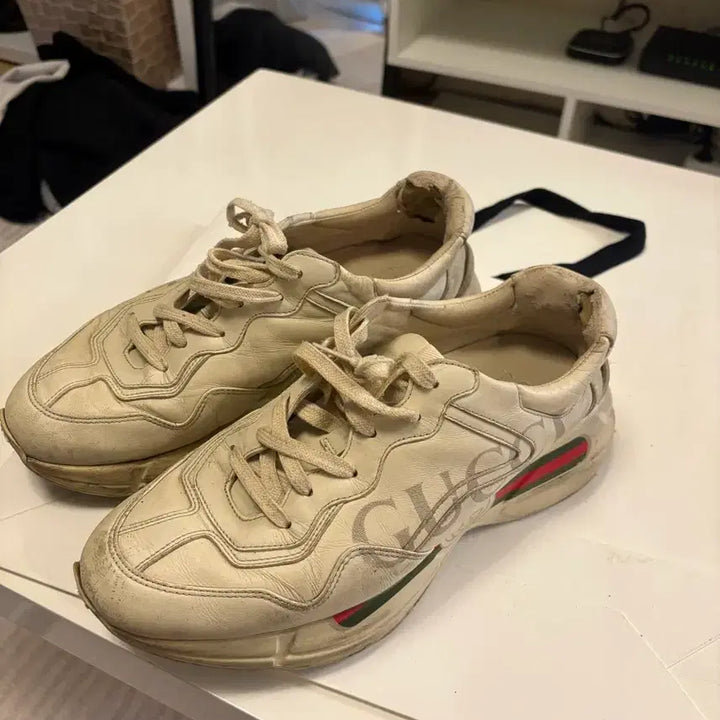 [SOLD OUT] 구찌라이톤 42사이즈 정품