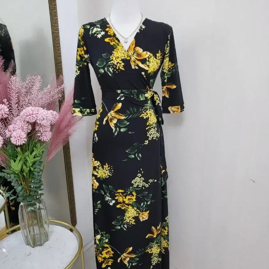[SOLD OUT] 플라워 랩 롱 원피스 슬림핏 브이넥 꽃무늬 휴양지룩ㅡ무배