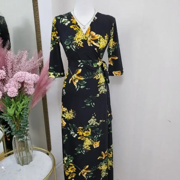 [SOLD OUT] 플라워 랩 롱 원피스 슬림핏 브이넥 꽃무늬 휴양지룩ㅡ무배