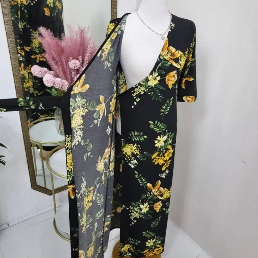 [SOLD OUT] 플라워 랩 롱 원피스 슬림핏 브이넥 꽃무늬 휴양지룩ㅡ무배