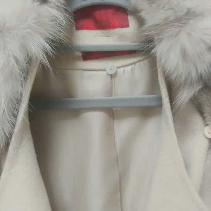 [BUNJANG] Elle Ivory Fox Fur Collar Coat 55 / 엘르 아이보리 폭스퍼 카라 코트 55