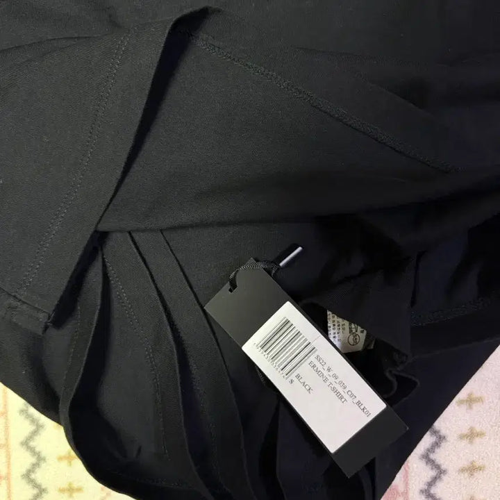 [SOLD OUT] S) 엘리엇 에밀 블랙 티셔츠 새상품