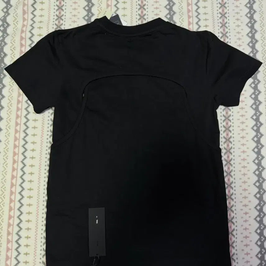 [SOLD OUT] S) 엘리엇 에밀 블랙 티셔츠 새상품