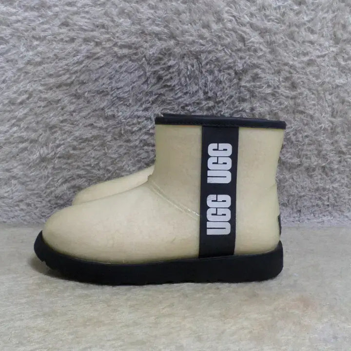 [BUNJANG] Furukguje UGG Clear UGG Boots Winter Shoes / 후루룩구제 250 어그 클리어 어그 부츠 양털 방한화 중고 신발