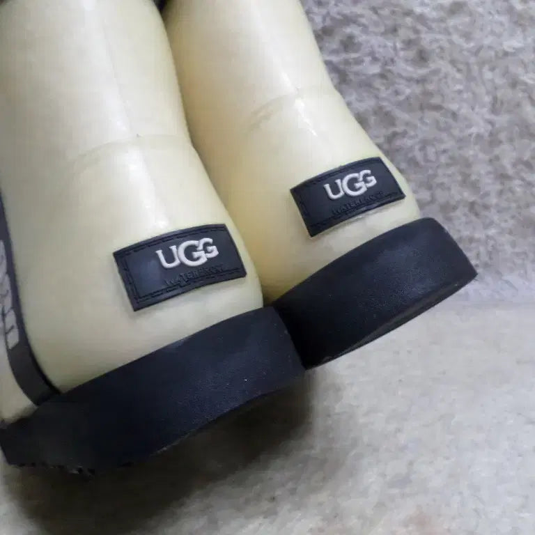 [BUNJANG] Furukguje UGG Clear UGG Boots Winter Shoes / 후루룩구제 250 어그 클리어 어그 부츠 양털 방한화 중고 신발