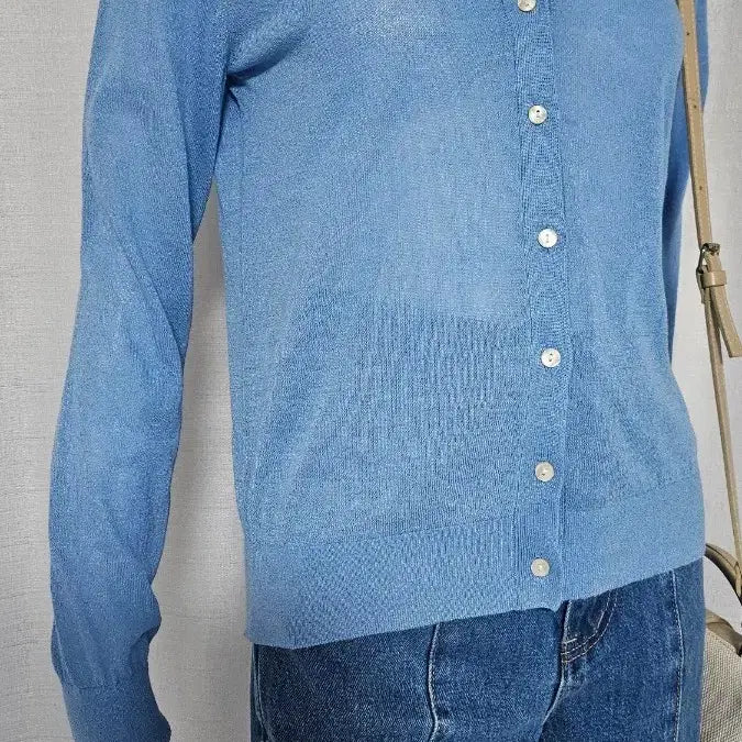 [SOLD OUT] 새옷--2025년산 지오다노 하늘 가디건..스몰 반품 44 길이 57