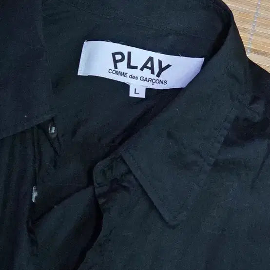 [BUNJANG] Comme des Garcons Black Shirt Red Emblem 100L / 꼼데가르송 블랙 셔츠 레드와펜 남방 100L