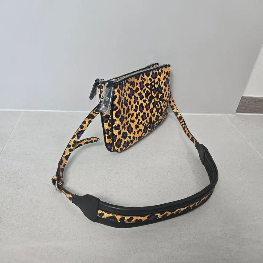 [BUNJANG] Vivienne Westwood Leopard Shoulder Bag / 새상품 비비안웨스트우드 레오파드 숄더백  크로스