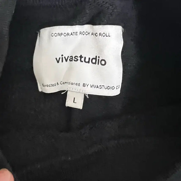 [BUNJANG] VIVASTUDIO Black Sweatshirt / 비바스튜디오 블랙 맨투맨