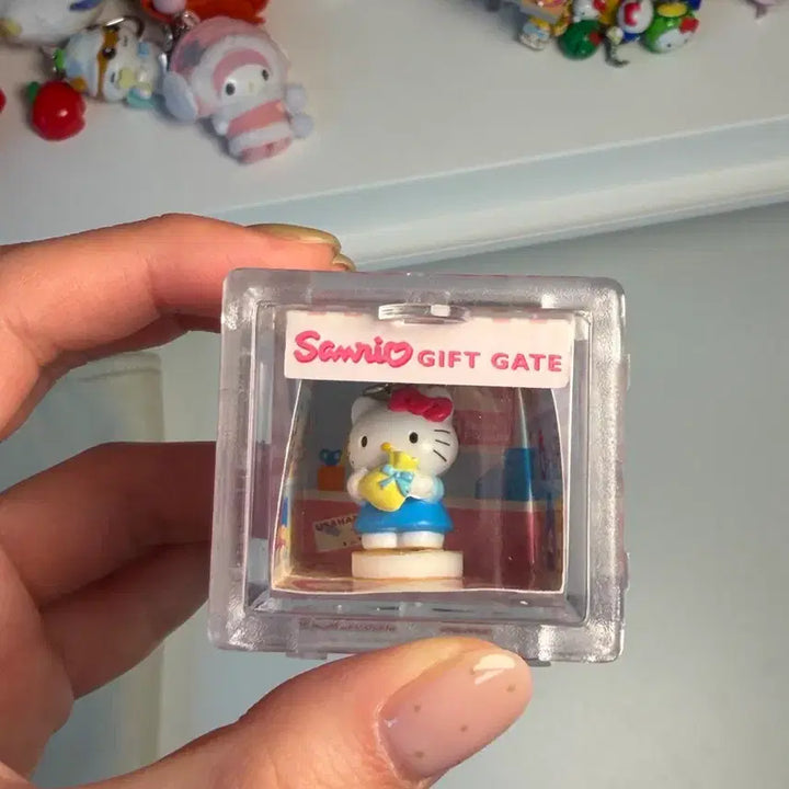 [BUNJANG] Hello Kitty Gift Gate Box / 헬로키티 기프트 게이트 박스