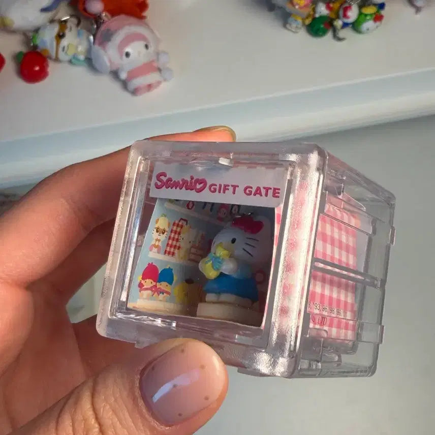 [BUNJANG] Hello Kitty Gift Gate Box / 헬로키티 기프트 게이트 박스