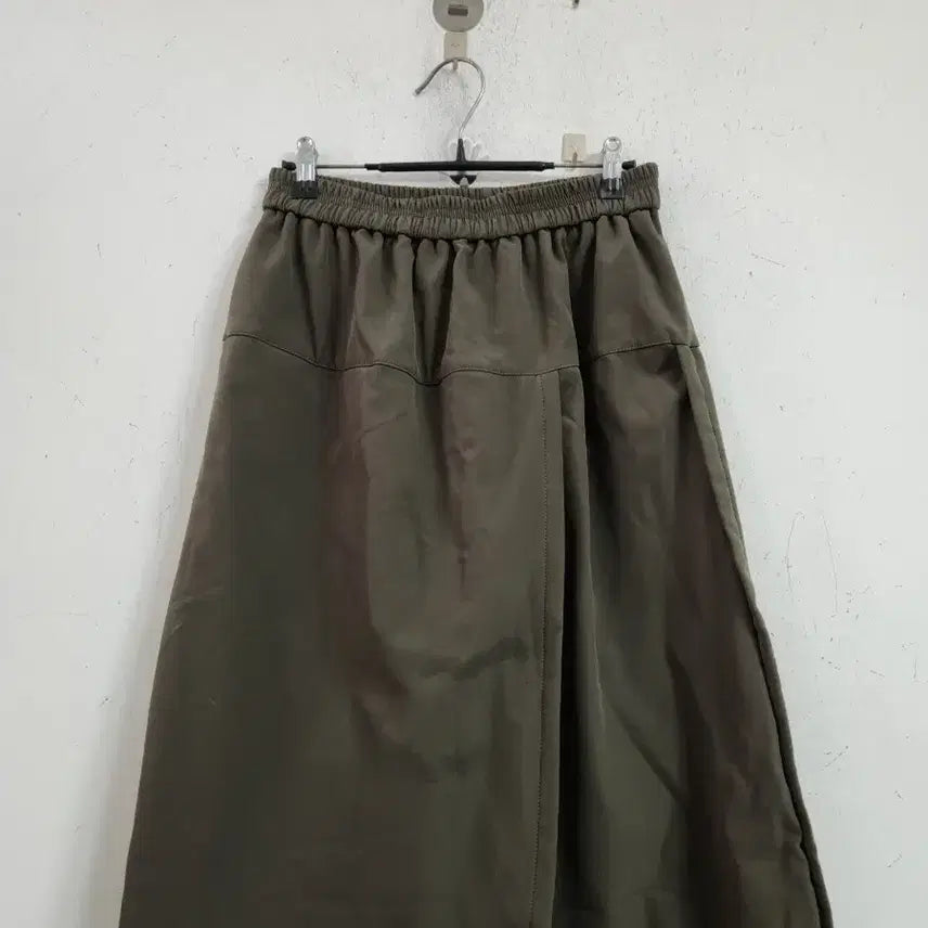 [SOLD OUT] 카키색 롱 랩스커트 여성용