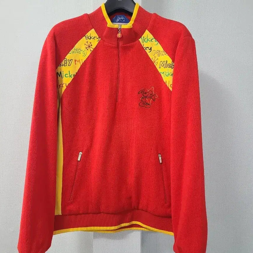 [BUNJANG] Mickey Mouse Red Half-Zip Knit Top / 미키마우스 레드 반집업 니트 상의 95