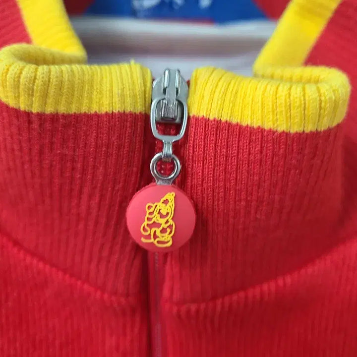 [BUNJANG] Mickey Mouse Red Half-Zip Knit Top / 미키마우스 레드 반집업 니트 상의 95