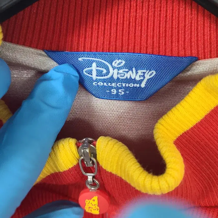 [BUNJANG] Mickey Mouse Red Half-Zip Knit Top / 미키마우스 레드 반집업 니트 상의 95