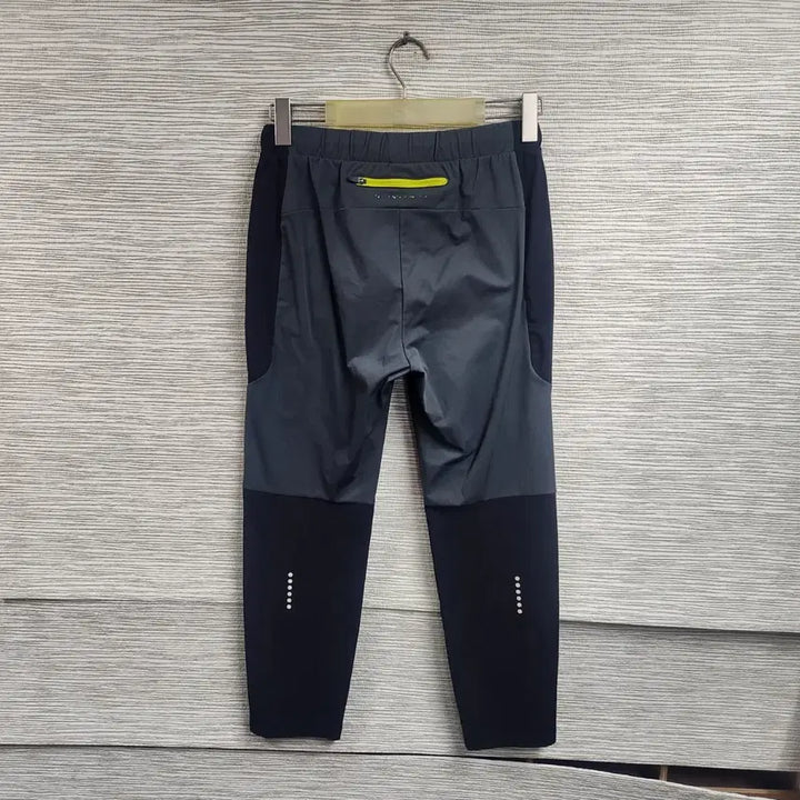 [BUNJANG] Descente Training Pants (Size L) / 데쌍트 트레이닝하의 (L/85)