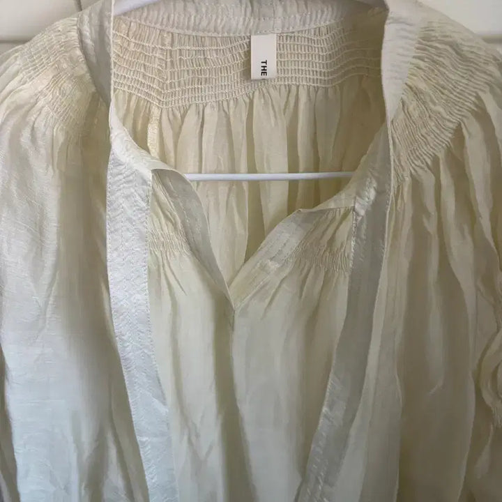 [SOLD OUT] 비코튼 몰리 블라우스 Moly blouse lemon cream