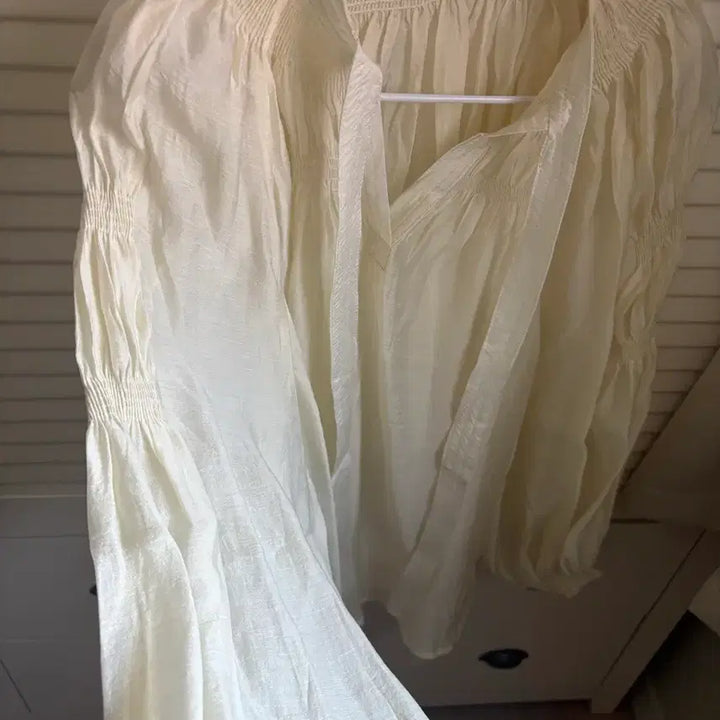 [SOLD OUT] 비코튼 몰리 블라우스 Moly blouse lemon cream