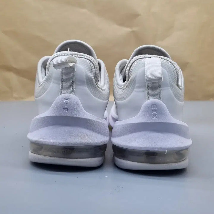 [BUNJANG] Nike Air Max Axis Sneakers (220) / 나이키 에어맥스 엑시스 운동화220