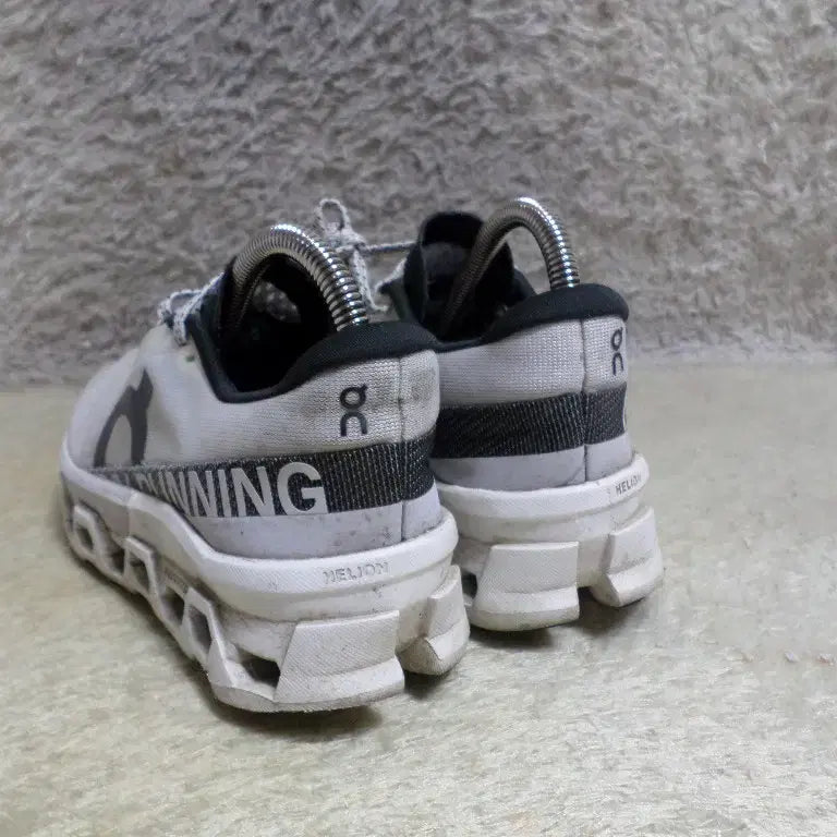 [BUNJANG] Fururuk Vintage 230 On-Running Cloud Running Shoes / 후루룩구제 230 온러닝 클라우드 런닝화 운동화 중고 신발