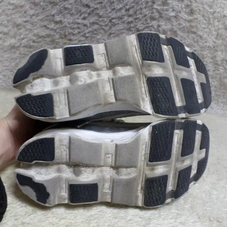 [BUNJANG] Fururuk Vintage 230 On-Running Cloud Running Shoes / 후루룩구제 230 온러닝 클라우드 런닝화 운동화 중고 신발