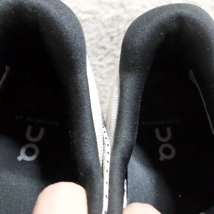 [BUNJANG] Fururuk Vintage 230 On-Running Cloud Running Shoes / 후루룩구제 230 온러닝 클라우드 런닝화 운동화 중고 신발