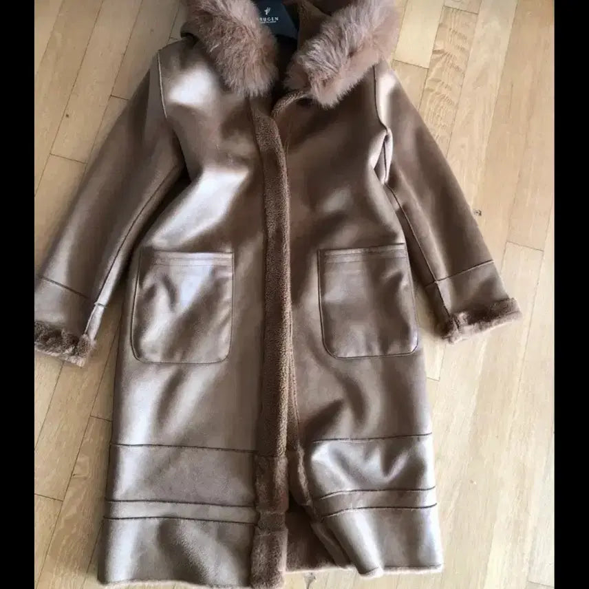 [BUNJANG] La Belle Saga Fox Reversible Hooded Mouton / 라벨르 신영모피 사가폭스 후드 리버시블 무스탕