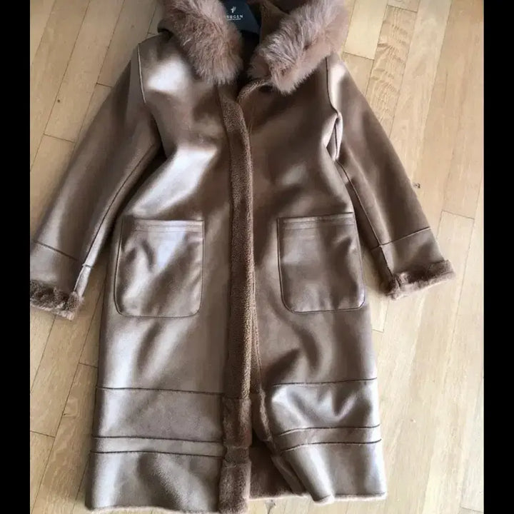 [BUNJANG] La Belle Saga Fox Reversible Hooded Mouton / 라벨르 신영모피 사가폭스 후드 리버시블 무스탕