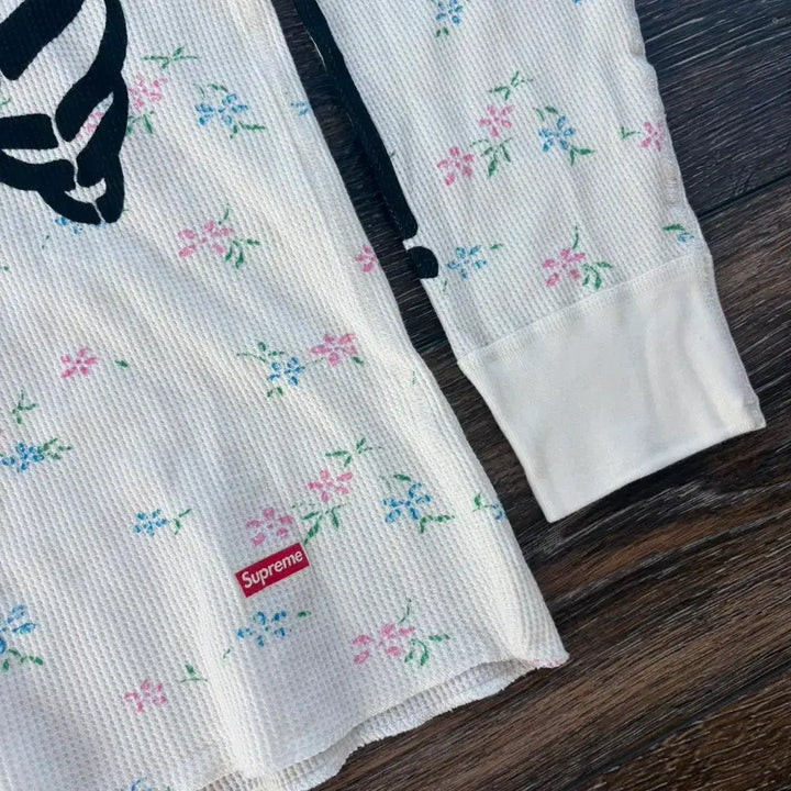 [BUNJANG] Supreme Hanes Bones Thermal Crew Floral / 슈프림 헤인즈 본즈 써멀 크루 플로럴
