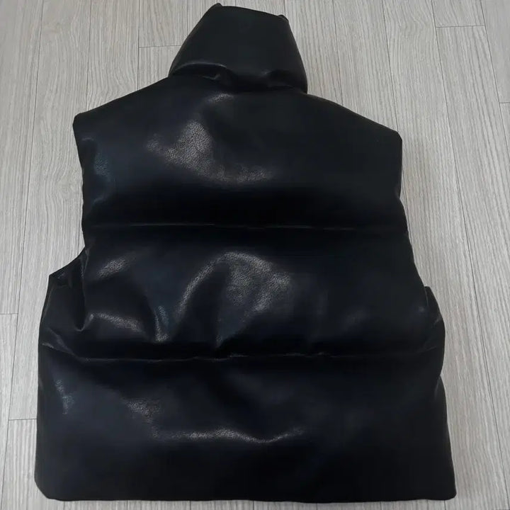 [SOLD OUT] 페일제이드 레더 패딩조끼 블랙 베스트 푸퍼