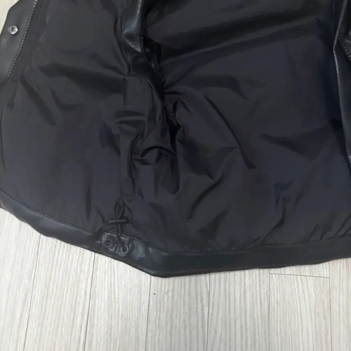 [SOLD OUT] 페일제이드 레더 패딩조끼 블랙 베스트 푸퍼